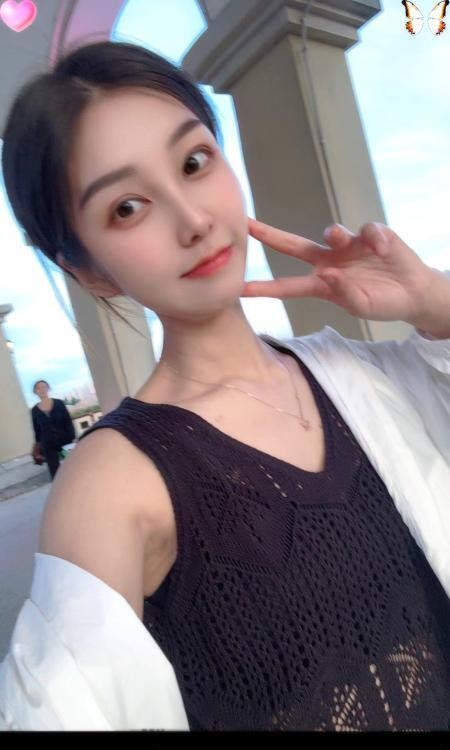 小个子窈窕女