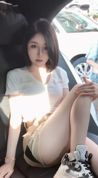 南山性感纯欲美女