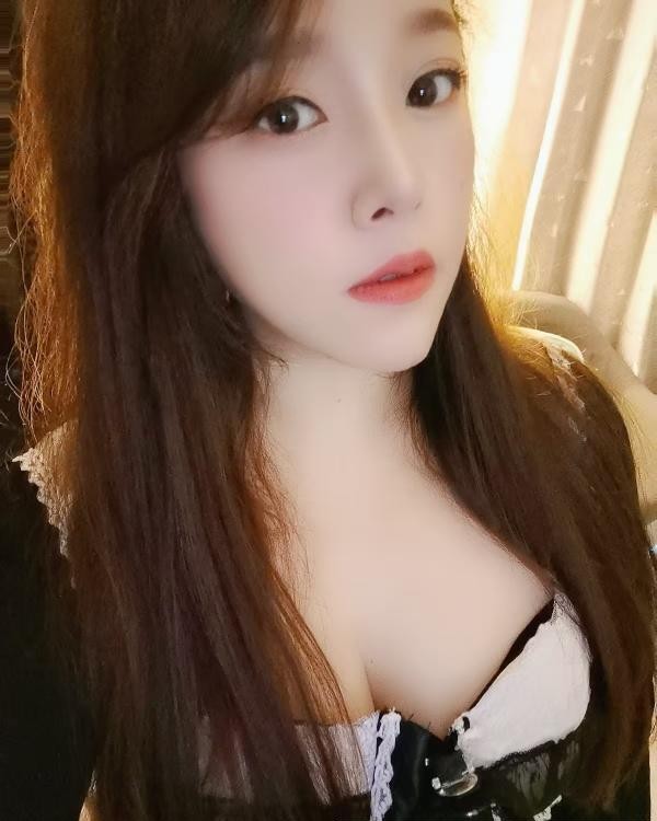 吴中kiss舌吻白丝