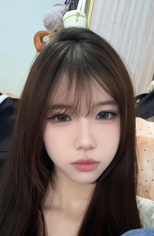 番禺邻家有女初长成