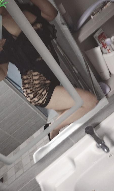 二刷熟女性感大白奶