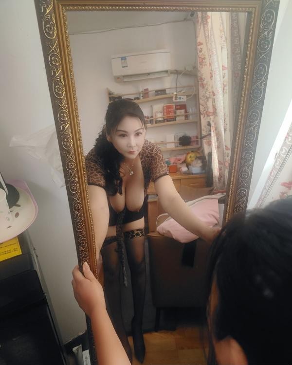 张府园大奶牛熟女
