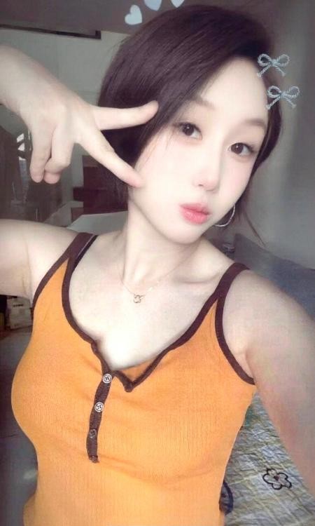 海珠苗条妹子