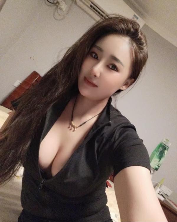 秦淮三通豹纹深喉妹