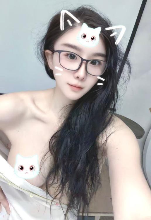 粉嫩小鲍鱼