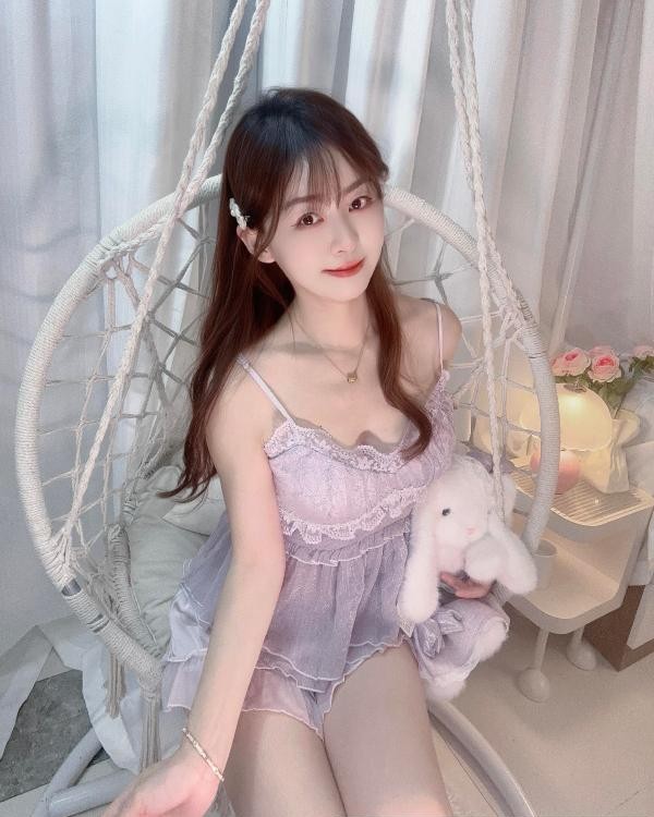 白貌美大长腿小姐姐