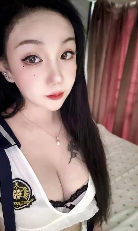 罗湖大奶肥臀轻熟女