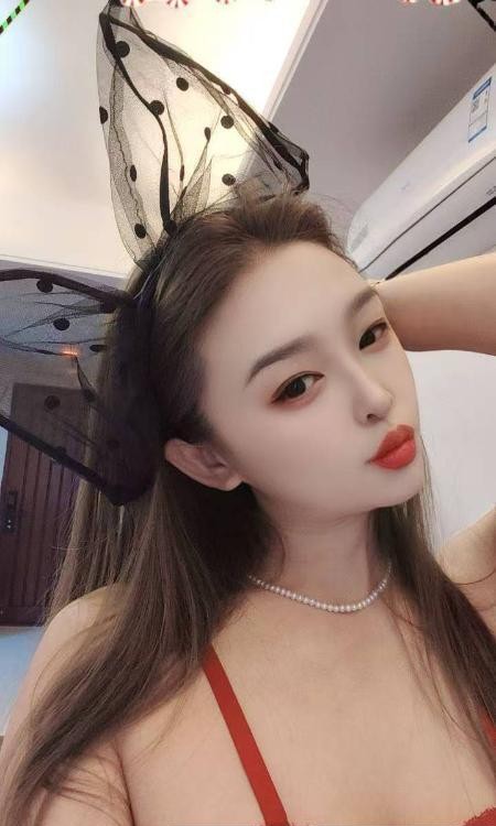 龙华巨乳小姐姐