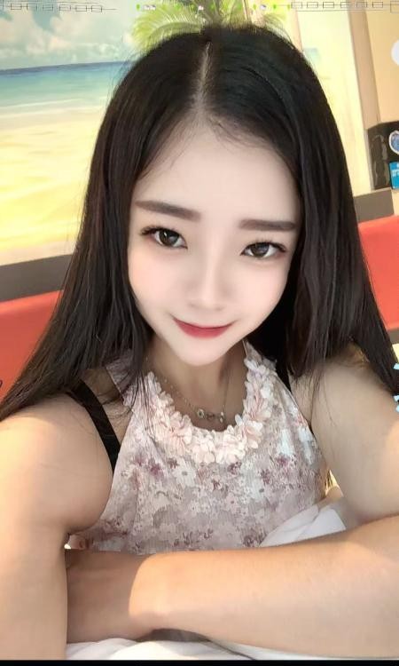 肤白嫩妹九月