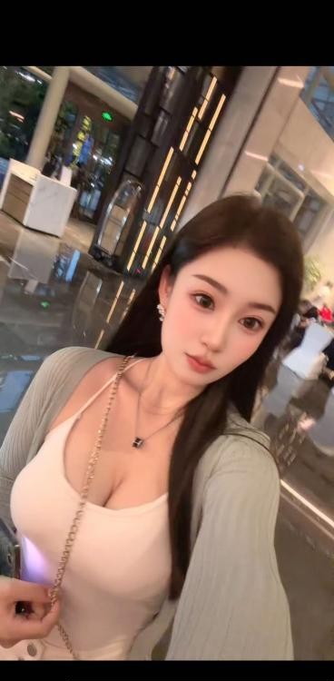 高颜值模特身材极品女