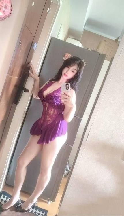 身材高挑丰满大胸老师