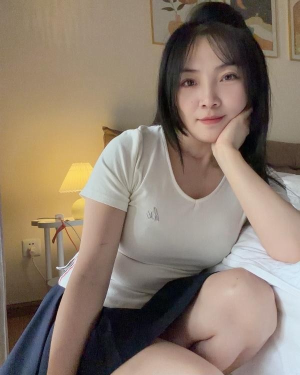 五华老师雪儿