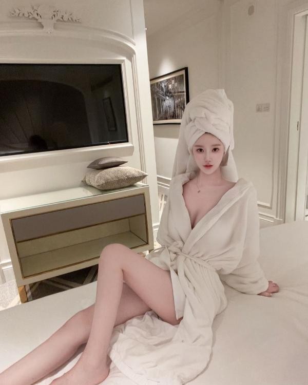 人美波圆身材好妹子