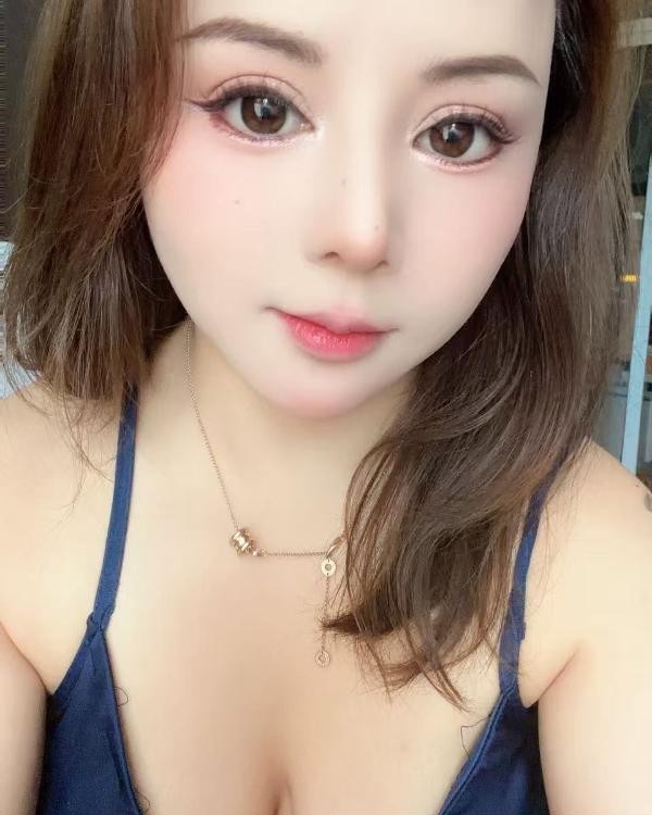 蜀山性感大奶制服诱惑