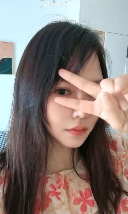 后入翘臀大奶小英