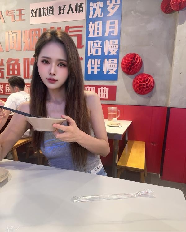红土地轻轨站附近小娜