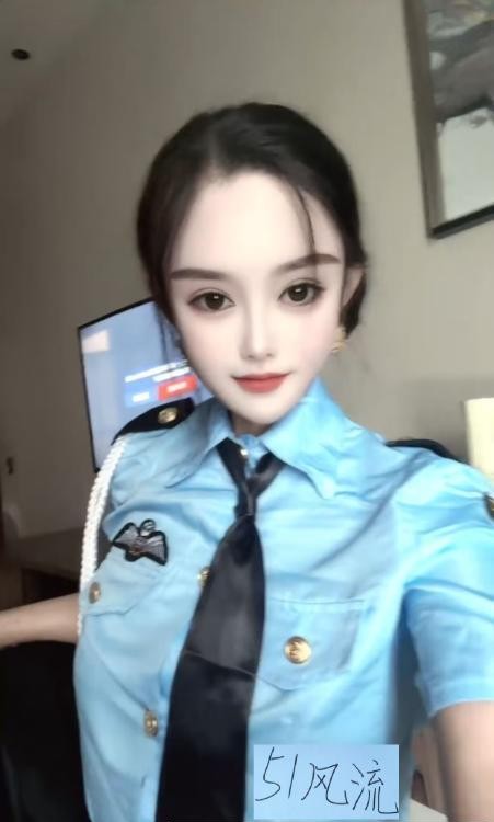 舌吻制服波老师