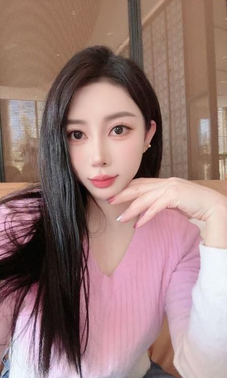 肤白貌美性感美乳老师