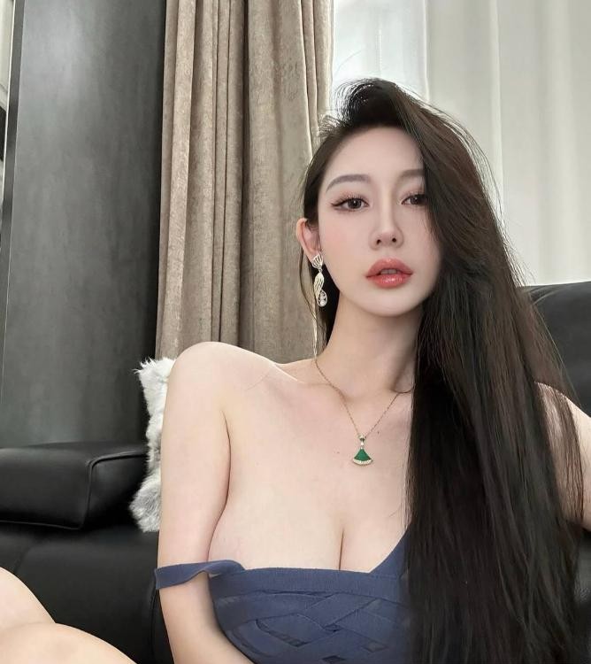 肤白貌美老板娘樱桃