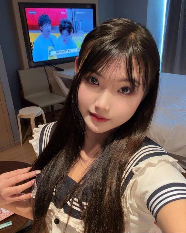 返食肤白小蛮腰星星