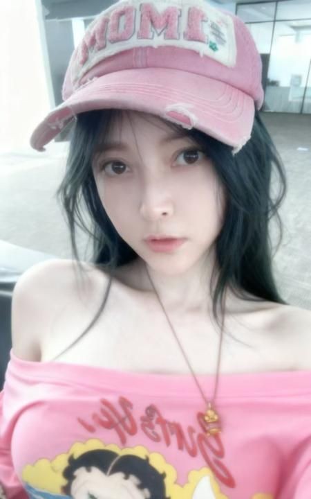 服务系大胸一线天少妇