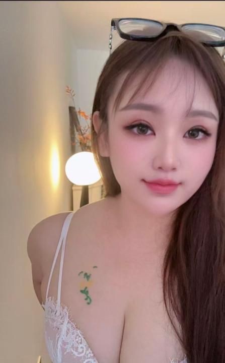 大奶易高潮小甜甜