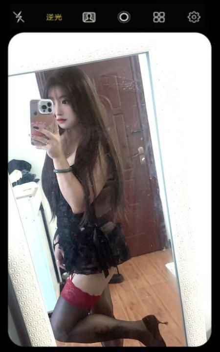 制服诱惑的叶子