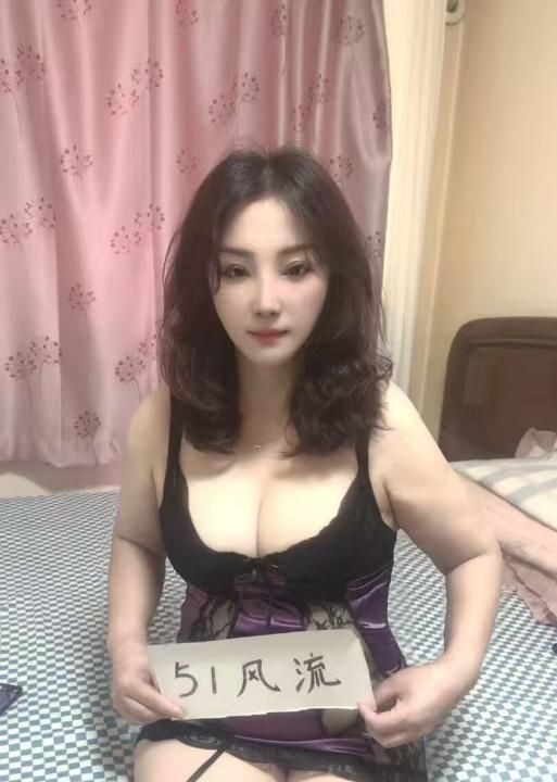 二刷后入肥臀骚妇