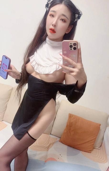 情趣服饰镜前啪
