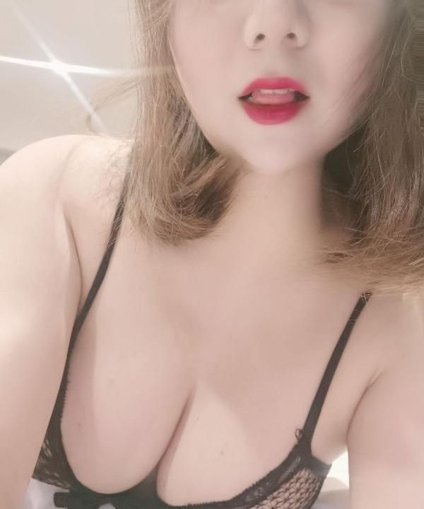 南开清纯大奶妹
