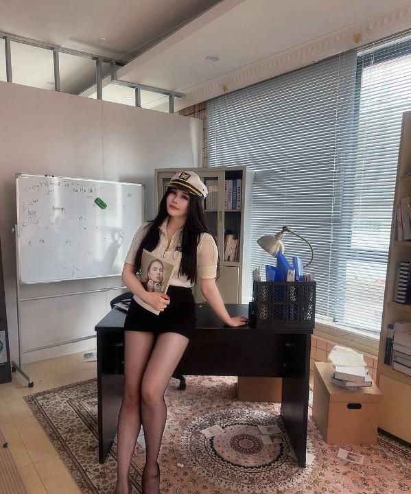 完美身材大胸颜值老师