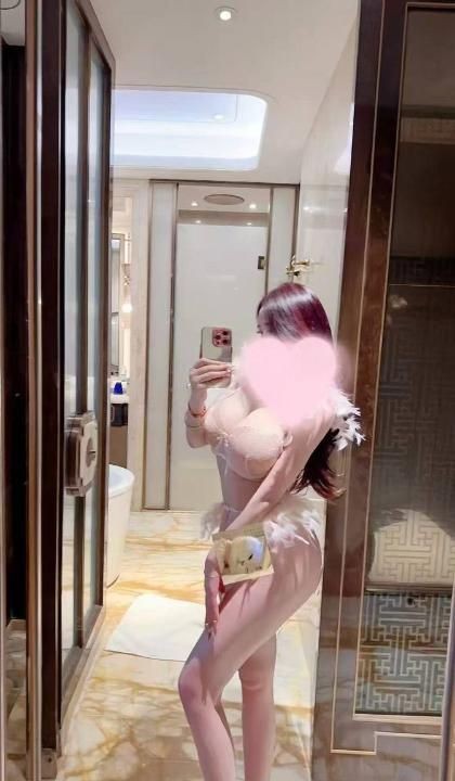天河蜜桃臀风骚兔兔