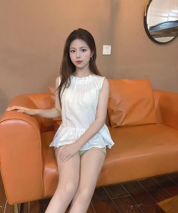 温柔邻家女友千千老师