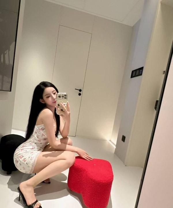 完美小蛮腰s身材尤妮