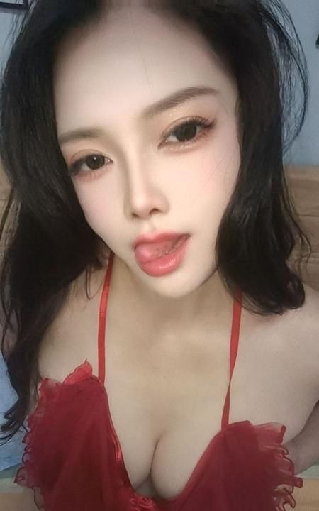 出击园区美乳御姐