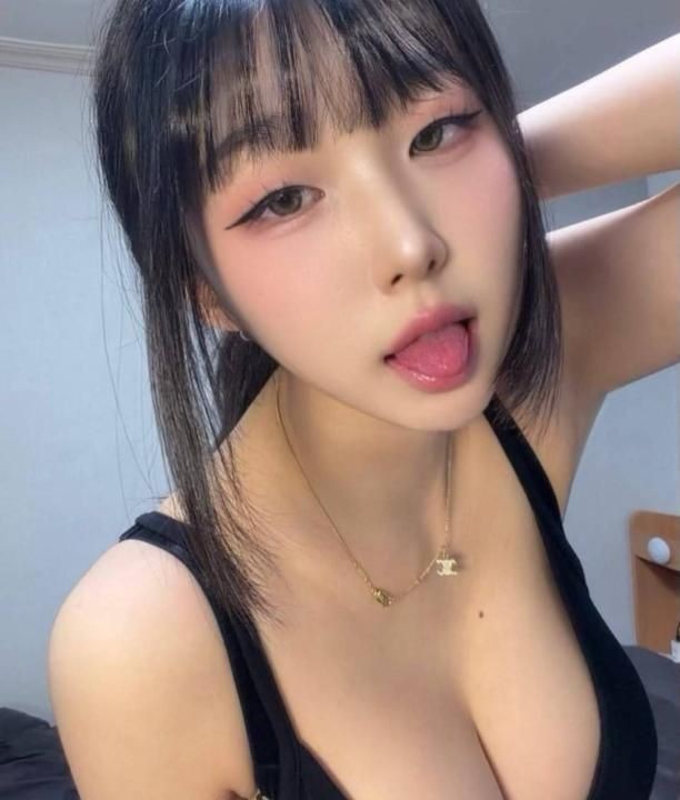 天然大胸粉嫩紧致老师
