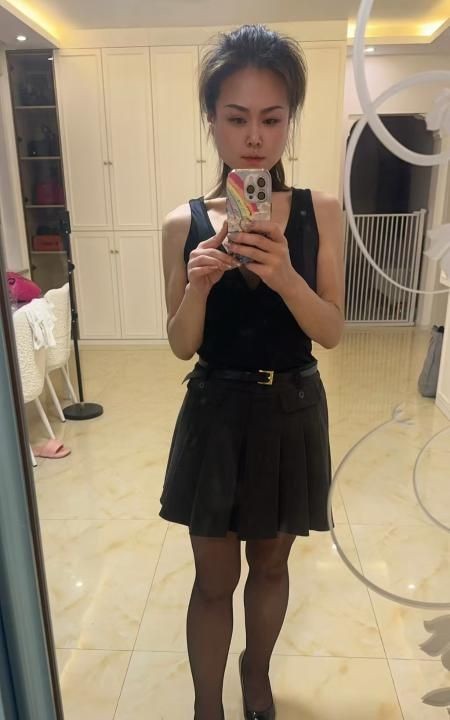 风韵情趣小姐姐