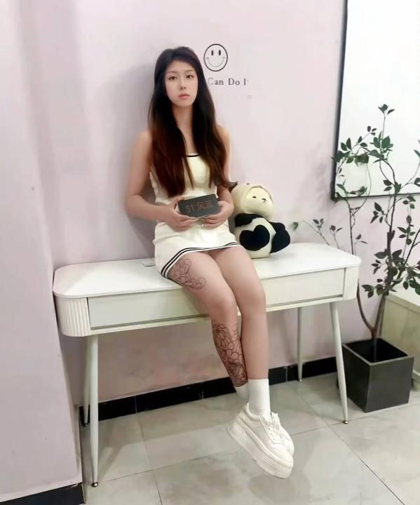 树木岭18岁嫩妹
