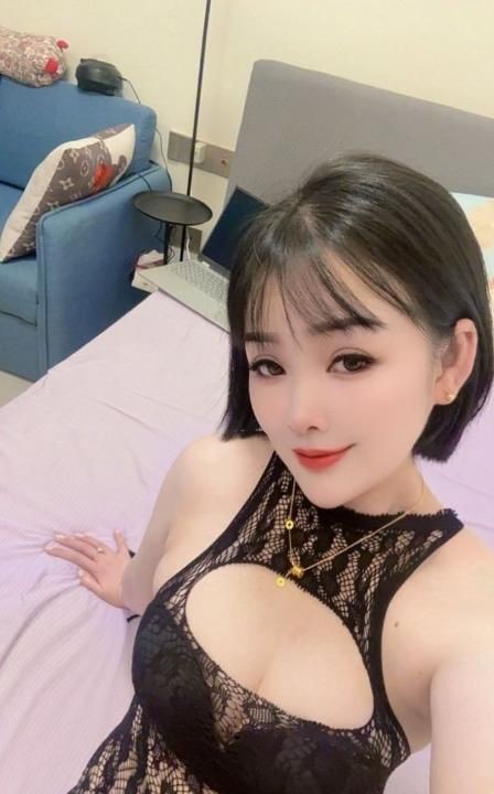 上城服务系蜜桃臀老师