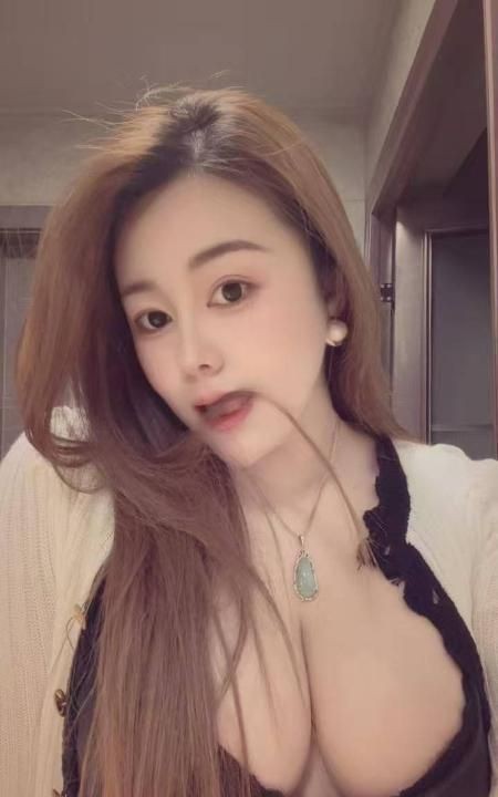 波霸F奶骚妹