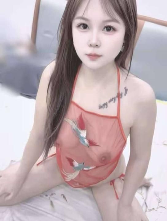 爆操馒头逼小炮架