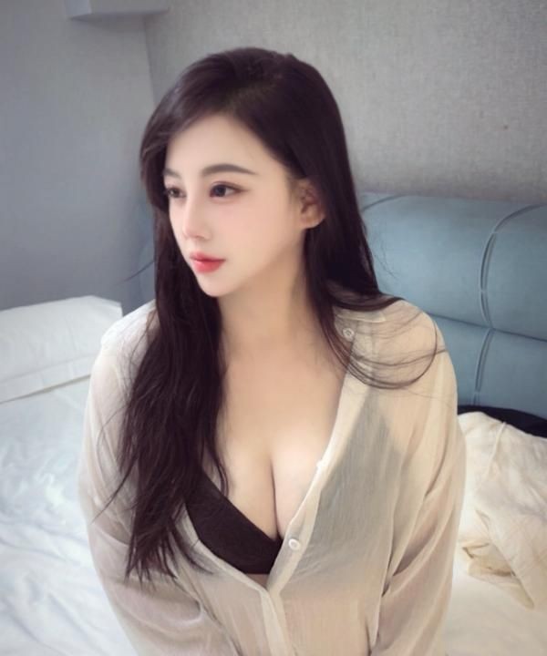 前凸后翘叮叮
