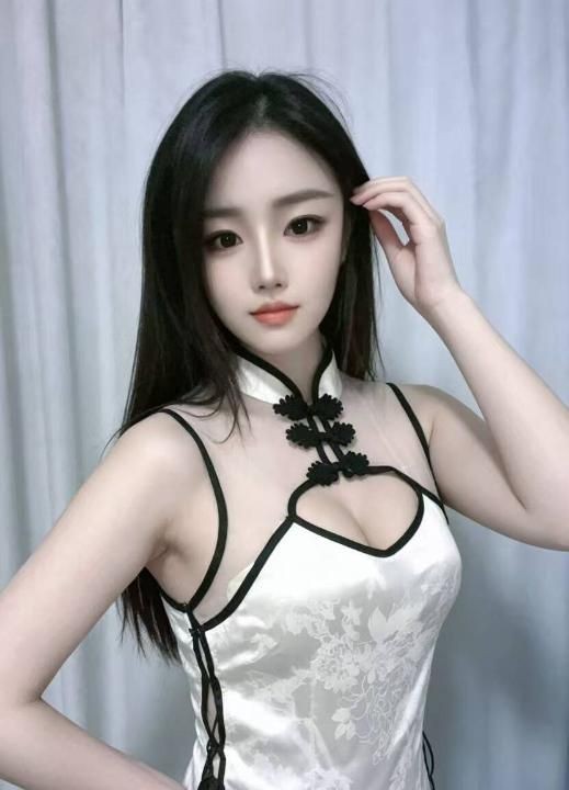 性感鹅蛋脸床上很骚