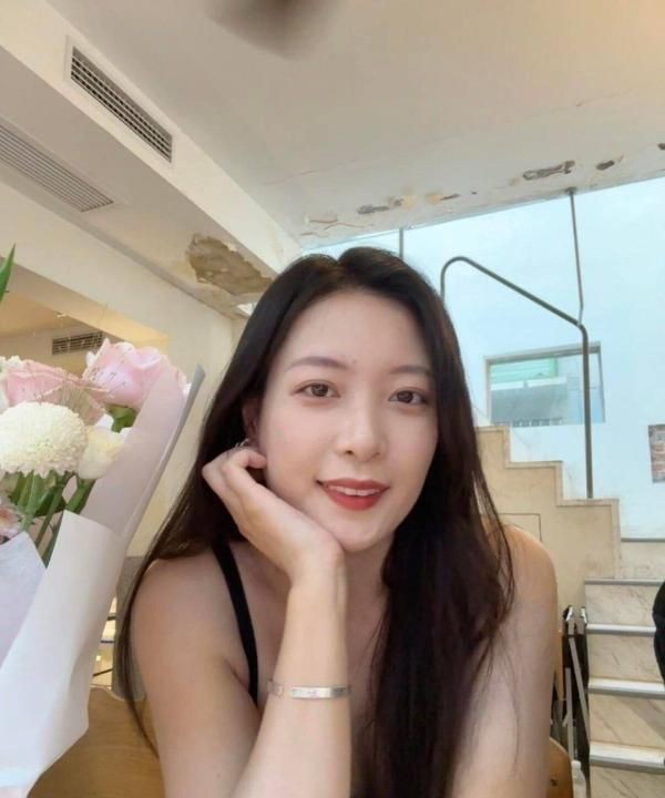 南开性感粉嫩闵儿