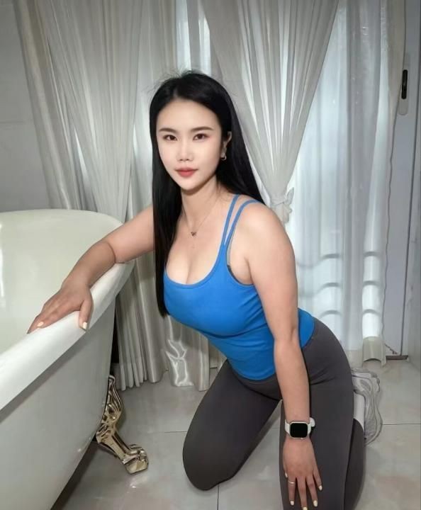 福田翘臀美乳姐姐