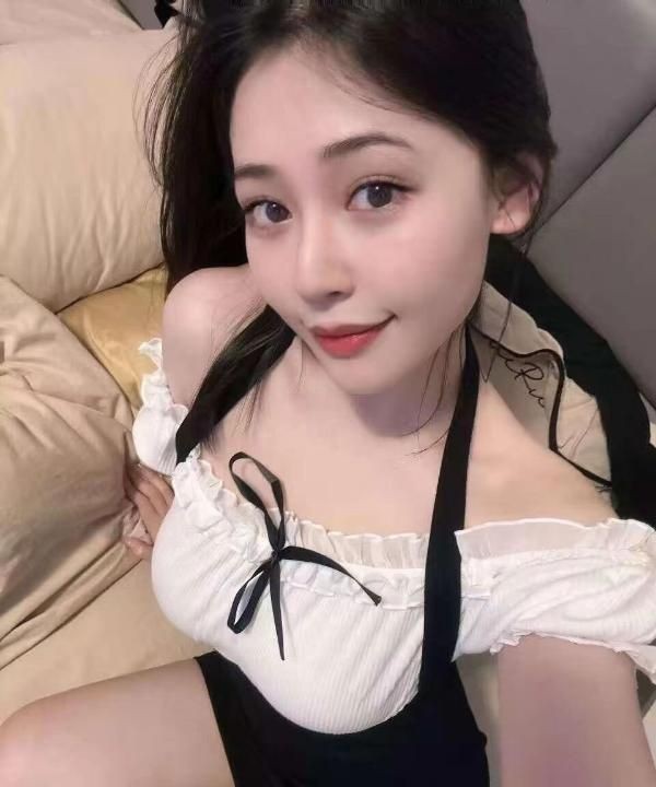 极品身材大胸老师