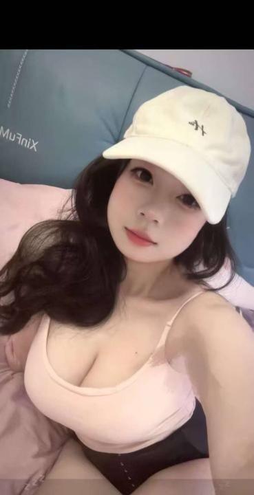 大胸性感美少女