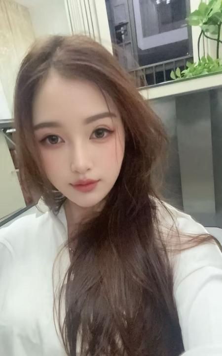 沙井前凸后翘妹子