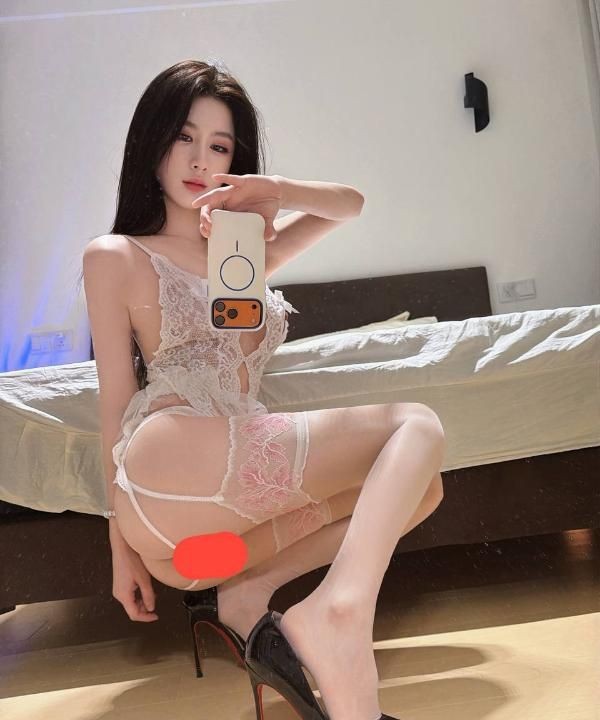 完美体验足交御姐CC