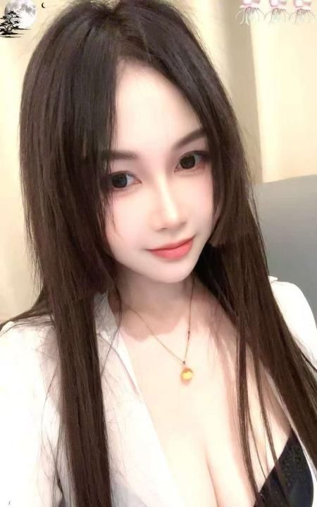 苗条气质少妇